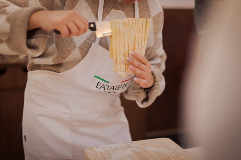Rome: Fettuccine Pasta Cooking Class in Rome's City Center - Key Points