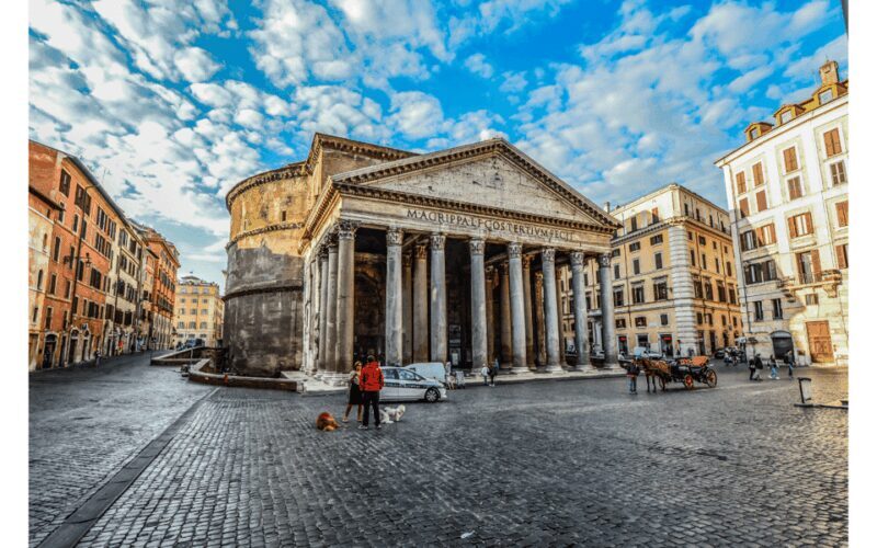 Rome: Guided Tour of its Squares and Fountains for Spanish Speakers - An In-Depth Look at the Tour Experience