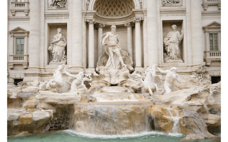 Rome: Guided Tour of its Squares and Fountains for Spanish Speakers - Who Is This Tour Best Suited For?