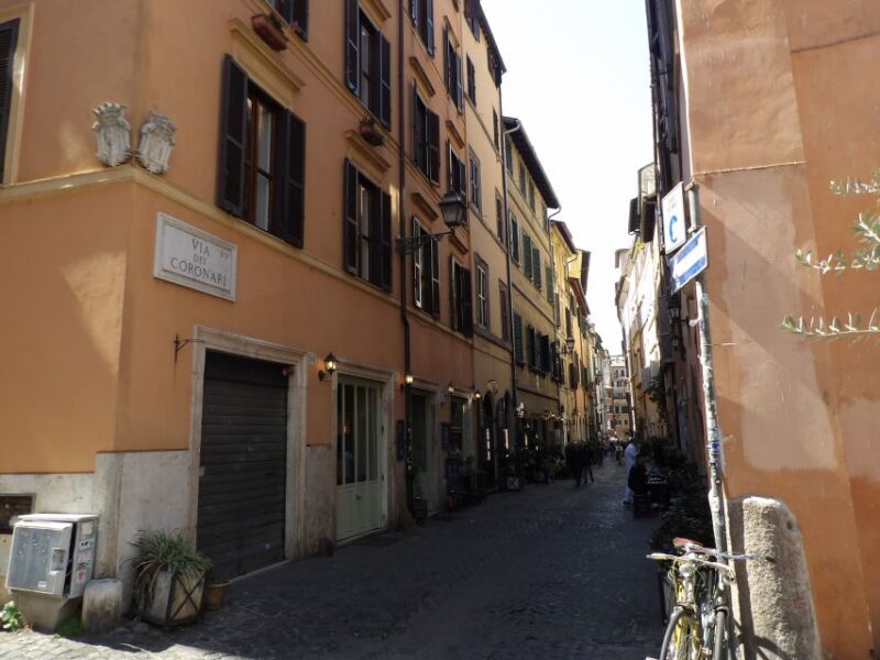 Rome: Main Squares and Fountains Guided Walking Tour - Key Points