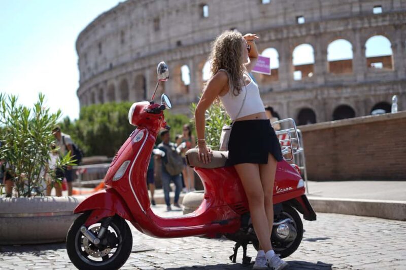 Rome: Night Photography service by Vespa with Aperol Spritz - An In-Depth Look at the Experience