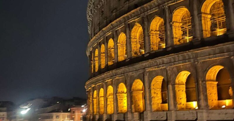 Rome: Nighttime Tour Outside the Colosseum with Local Guide - Key Points