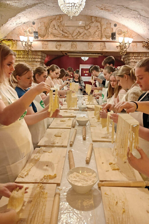 Rome: Pasta & Tiramisu Cooking Class near the Spanish Steps - Discovering What’s Included in the Experience