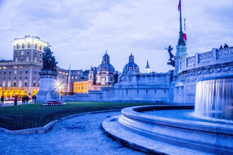 Rome: Rome at Night Evening Historical Walking Tour - What Makes This Tour Stand Out