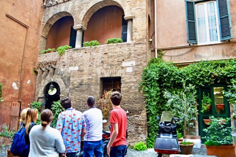 Rome: Trastevere & Tiber Island Street Food Tour at Sunset - Exploring Trastevere & Tiber Island: A Deep Dive