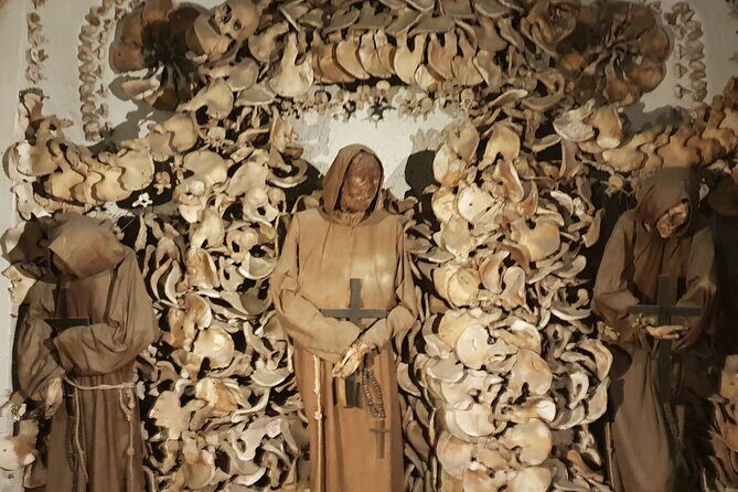 Romes Bone Chapel & Catacombs: Skulls, Crypts & City Ride - Who Is This Tour Best For?