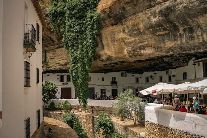 Ronda and white village of Setenil Private tours from Granada up to 8 persons - FAQs