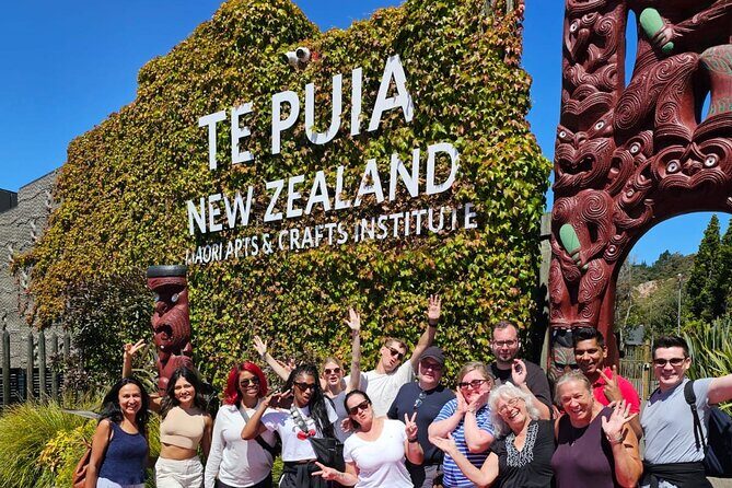 Rotorua Highlights Tour inc. Te Puia Tour, Lunch & Cultural Show - A Deep Dive into the Rotorua Highlights Tour