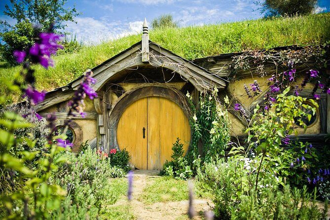 Rotorua to Auckland via Hobbiton Tour with Lunch - One Way - FAQ