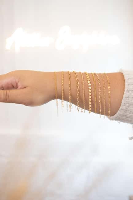 Rouen: Get a permanent bracelet as an eternal souvenir ! - Why This Experience Stands Out