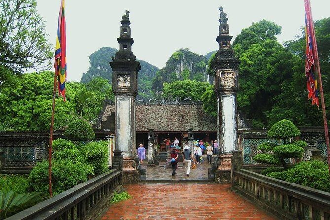 Round-Trip Hanoi to Ninh Binh Private Vehicle Charter - Price, Value, and How It Compares