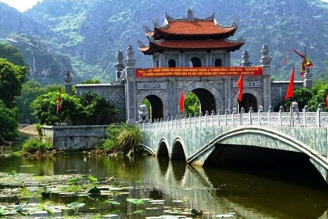 Round-Trip Hanoi to Ninh Binh Private Vehicle Charter - Pros and Cons