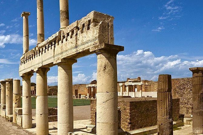 Round-Trip Shuttle Transfer from Naples to Pompeii - FAQs