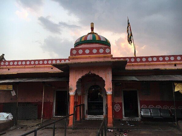 Round Trip Transfers to Ranthambore Fort Ganesh Temple in a Gypsy - Key Points