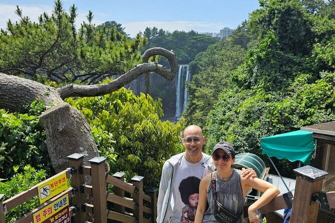 Round Trip Transportation Service to Jeongbang Waterfalls - Key Points