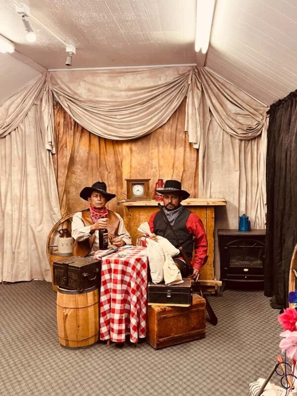 ROUTE 66 ARIZONA: An unforgettable day trip from Las Vegas - Lunch at the Historic Oatman Hotel