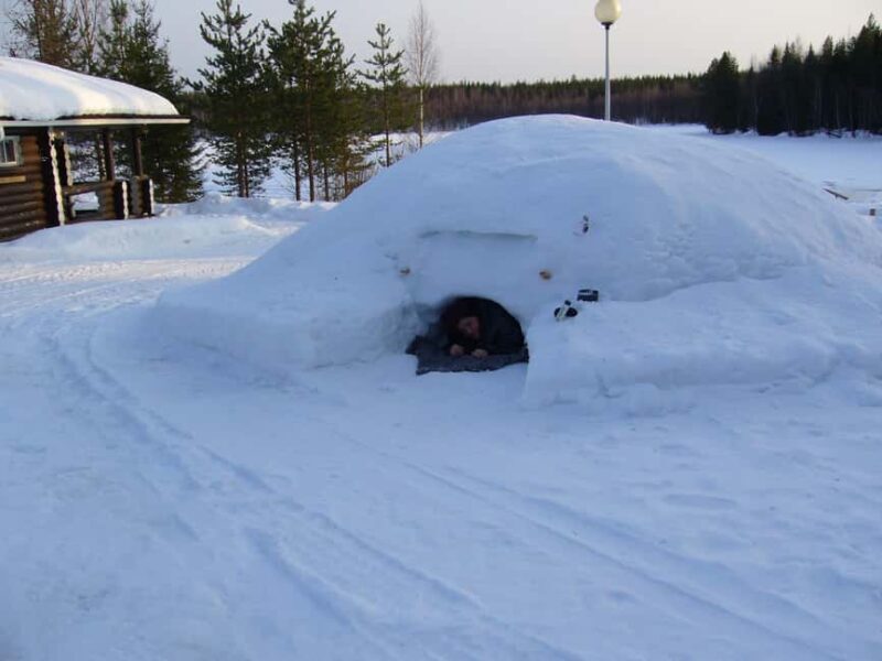 Rovaniemi: Building a Snow Igloo - Key Points