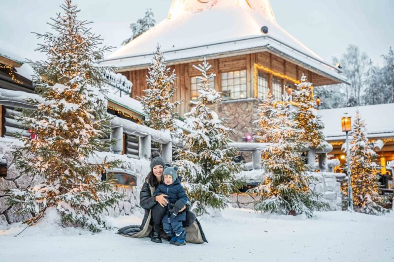 Rovaniemi: Private Pro Photoshoot in Santa Claus Village - FAQ
