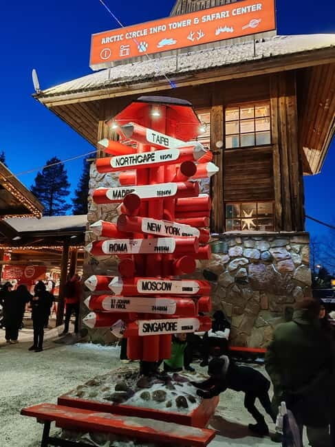 Rovaniemi:Santa Claus Village Guided Tour with Santa's gift - Key Points