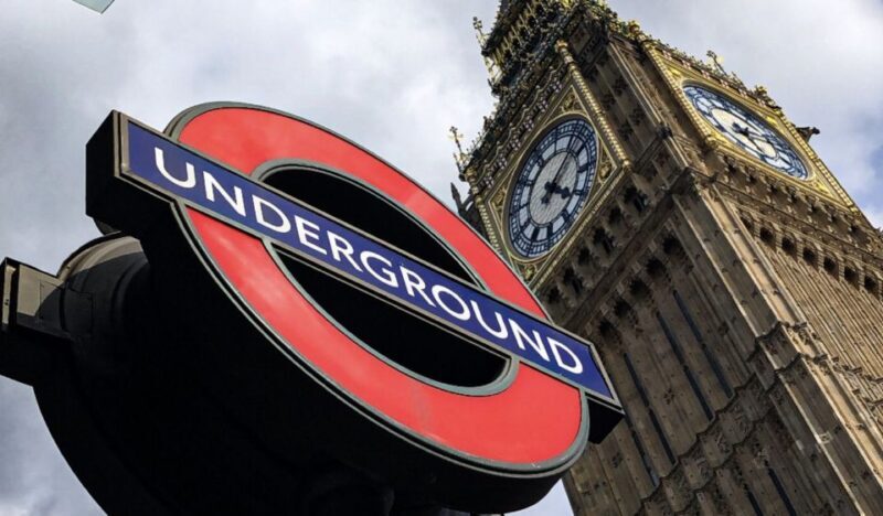 Royal London: from Saxons to Tudors & Stuarts Walking Tour - Exploring the Itinerary and Key Landmarks