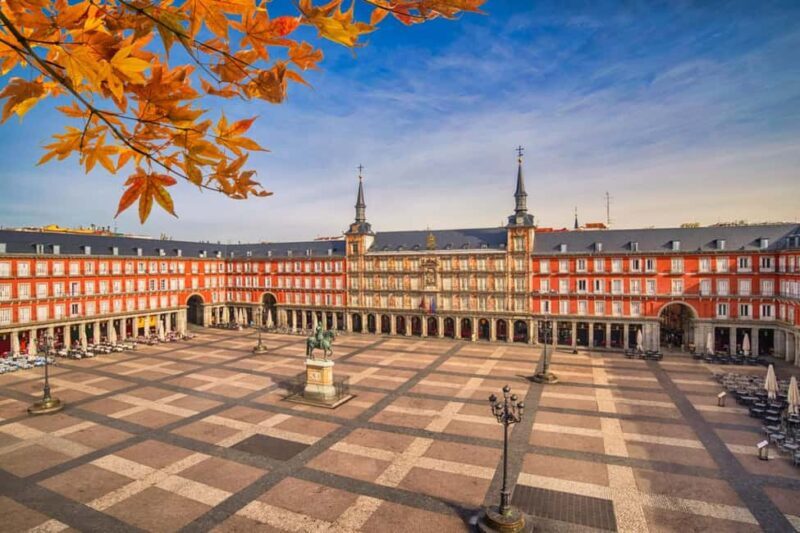 Royal Madrid Private Walking Tour: Palaces & Plazas - An In-Depth Look at the Royal Madrid Private Walking Tour