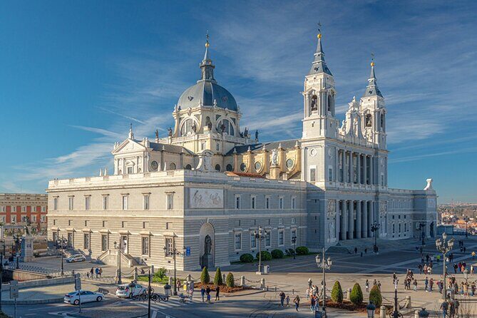 Royal Palace Afternoon Skip The Line & Madrid Historical Tour - The Bottom Line: Who Should Consider This Tour?