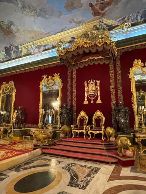 Royal Palace Guided Tour and royal collections gallery - Who Is This Tour Best For?
