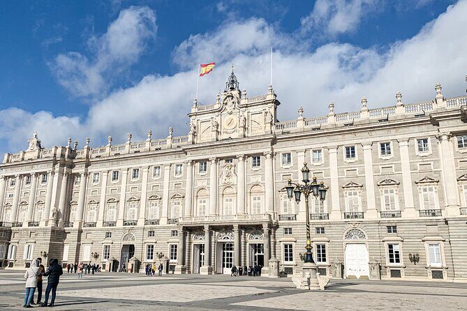 Royal Palace of Madrid Guided Tour and Flamenco Show with Tapas - An Overview of the Experience