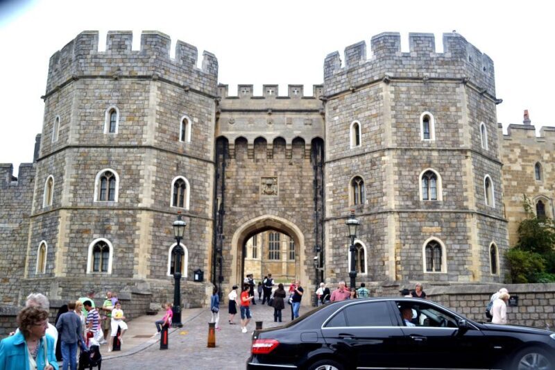 Royal Windsor Castle Tour Private including tickets - Key Points