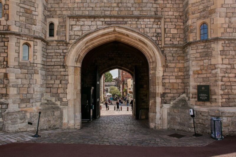 Royal Windsor Castle Tour Private including tickets - The Magna Carta: Foundations of Democracy