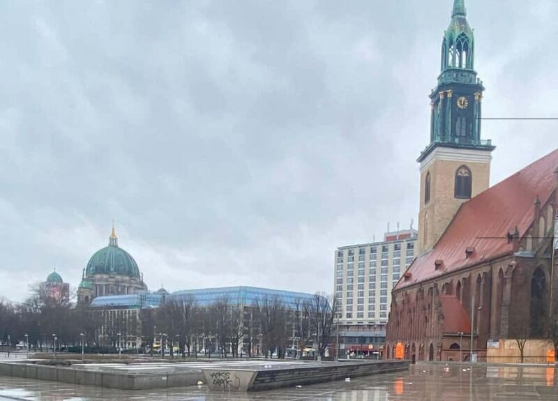 Rude Bastards tour of Medieval Berlin - Guides and Their Role