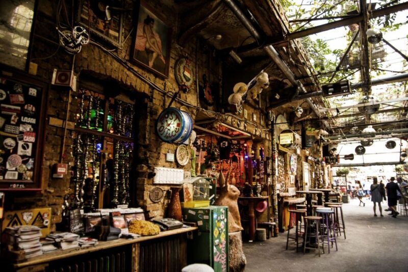 Ruin Bars Private Tour (Culture, history, and drinks) - Key Points