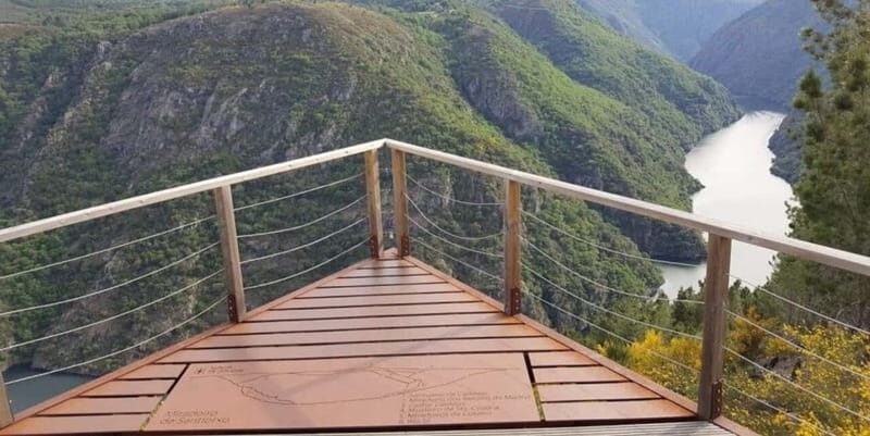 Ruta Ribeira Sacra and Sarria: Between Vineyards, History and the Way of Saint James - Key Points