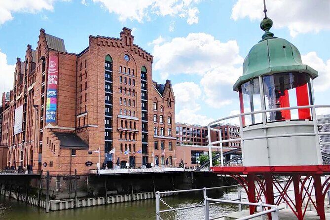 rydde walking tour MAYDAY AT THE WATERFRONT - An In-Depth Look at the Hamburg rydde Walking Tour