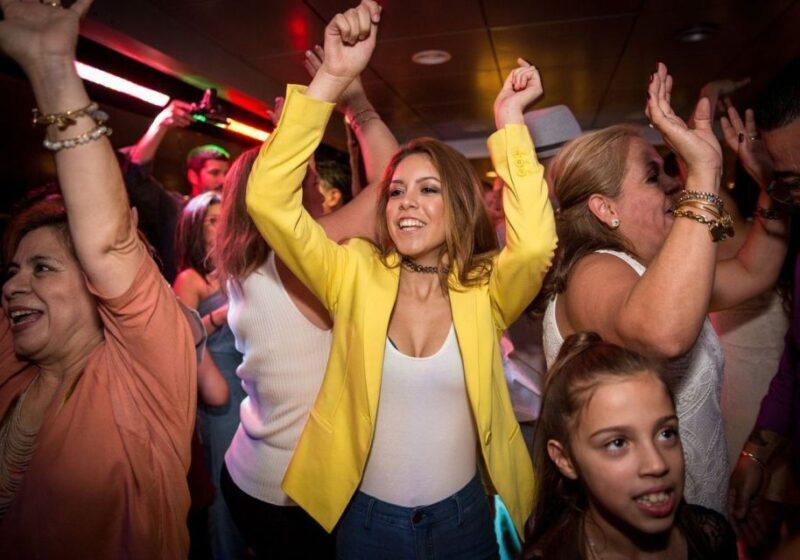 Sacramento: New Year's Eve River Cruise - Who Should Consider This Experience?