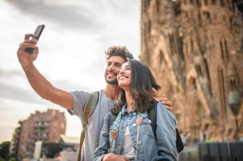 Sagrada Familia: A Private Tour into Gaudís Masterpiece - Practical Details and What to Expect