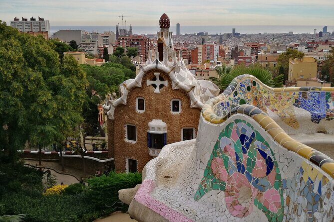 Sagrada Familia and Guell Park Small Group Tour: Drink and Tapa - In-Depth Look at the Tour Itinerary