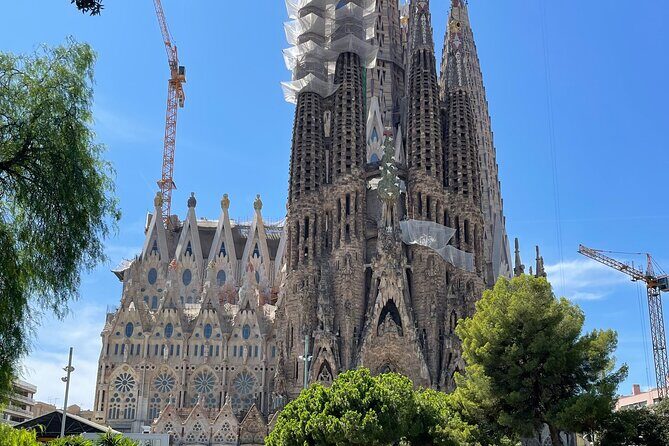 Sagrada Familia and Park Guell Guided Tour with Transport - The Sum Up
