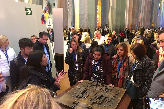 Sagrada Familia English Guided Tour & Optional Tower Access - A Closer Look at the Tour Experience