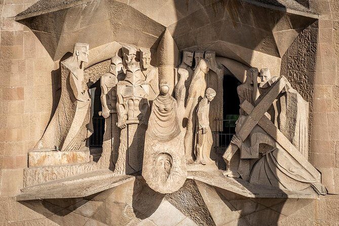 Sagrada Familia Evening Private Tour with Expert Guide - A Deep Dive into the Experience