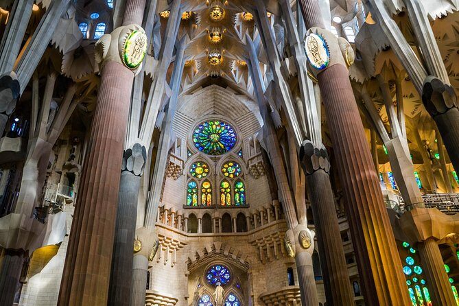Sagrada Familia: Fast Track Guided Tour with optional Tower - The Experience in Detail