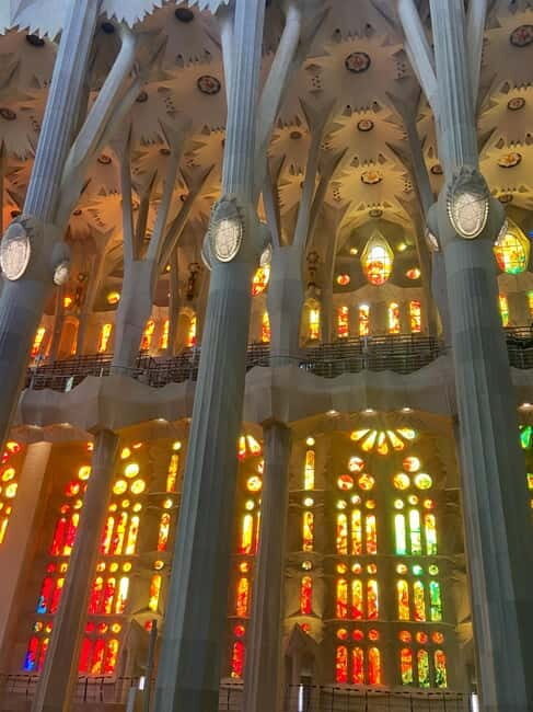 Sagrada Familia Guided Tour in English: Small group - How the Tour Works and What to Expect