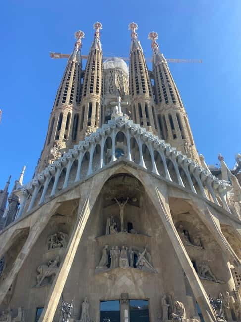 Sagrada Familia Guided Tour in English: Small group - The Sum Up