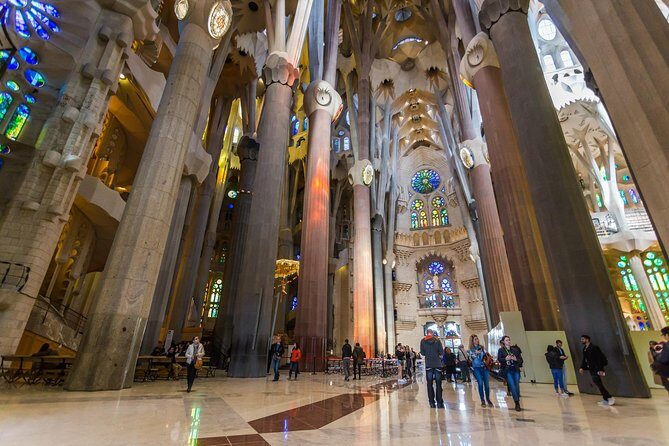 Sagrada Familia Guided Tour with Skip The Line Access - Practical Tips for Your Visit