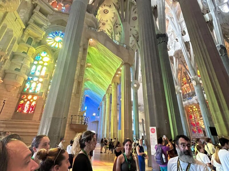 Sagrada Familia Guided Tour with Skip-the-Line Entry Ticket - Key Points