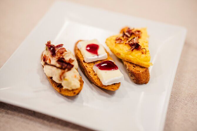 Sagrada Familia Jamón Iberico Tasting Experience with Cava - Key Points