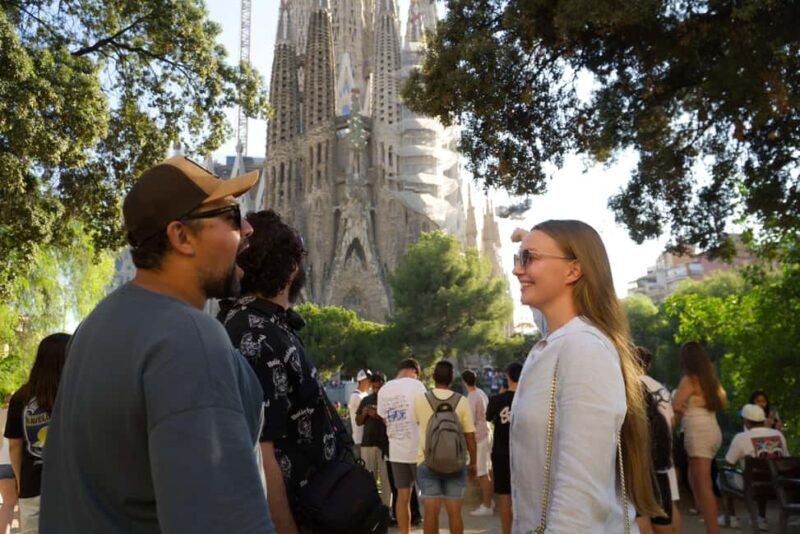 Sagrada Família & More: Barcelona Tour + Candy Tasting - The Charm of Modernist Barcelona