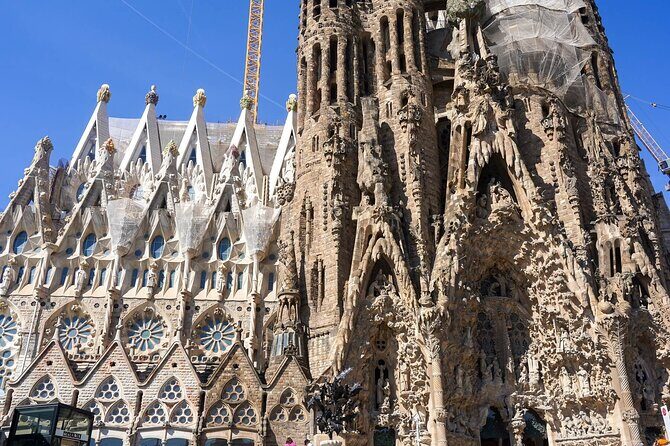 Sagrada Familia & Park Guell Guided Tour - FAQs