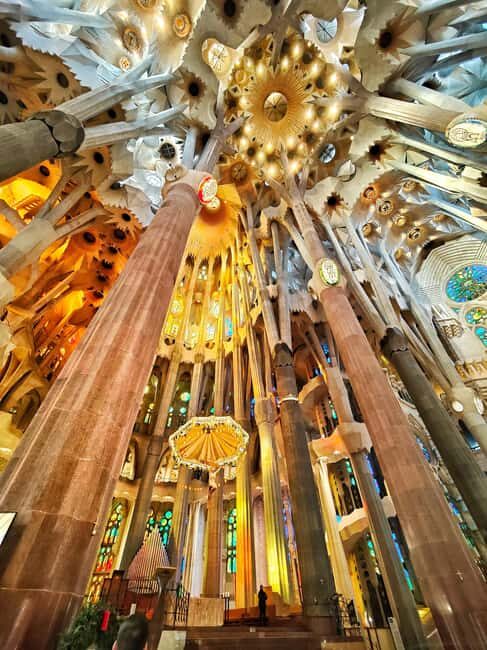 Sagrada Familia Private Tour with Entry Ticket in English - Why This Tour Stands Out