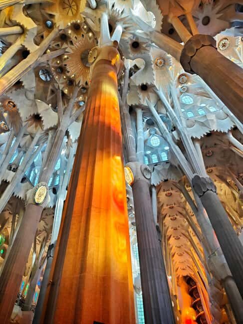 Sagrada Familia Private Tour with Entry Ticket in English - Who Should Consider This Tour?